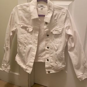 women’s white jean jacket